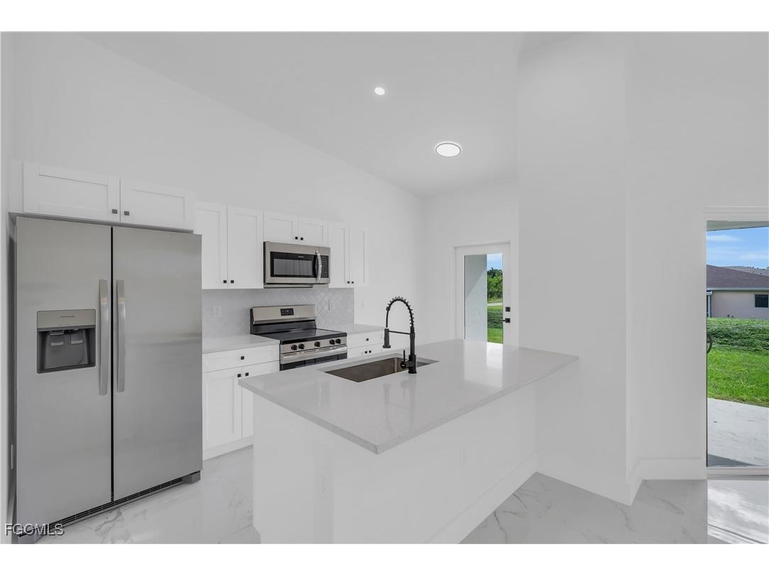 4675/4677 Golfview Boulevard Lehigh Acres FL 33973 2025014323 image6