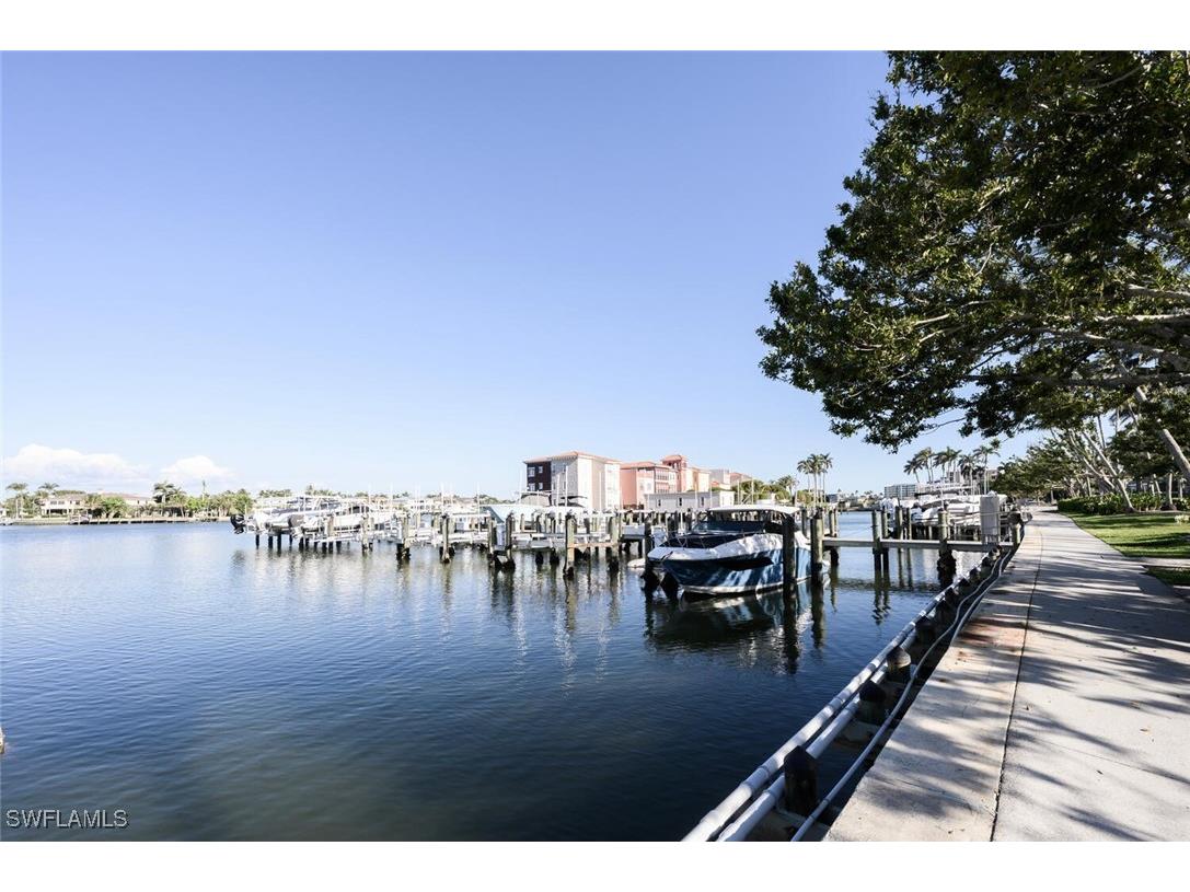 4680 Gulf Shore Boulevard N Naples FL 34103 225081433 image1