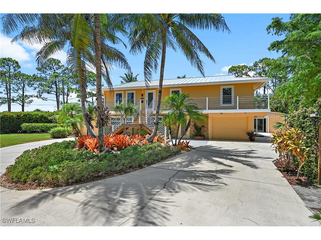 4680 Key Largo Lane Bonita Springs FL 34134 225050584 image1