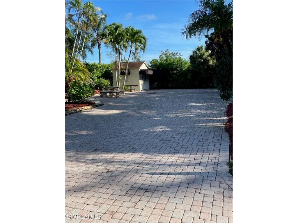 4682 Southern Breeze Drive Naples FL 34114 225075307 image2