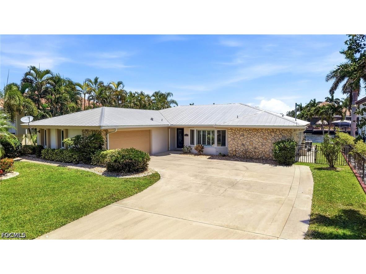 469 Bayshore Drive Cape Coral FL 33904 2026021098 image2