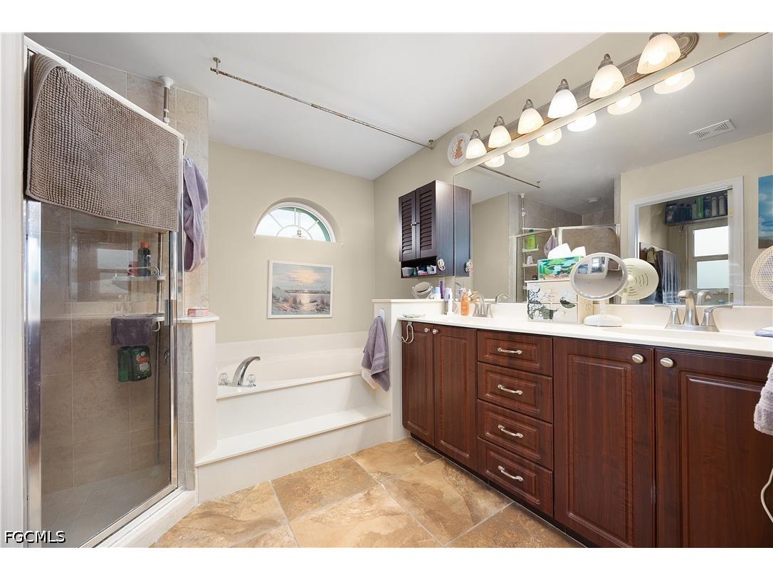 469 NE 1st Place Cape Coral FL 33909 2026024206 image32