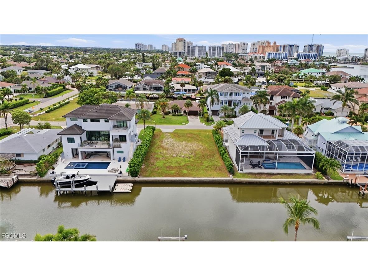 469 Trade Winds Avenue Naples FL 34108 2025017116 image17