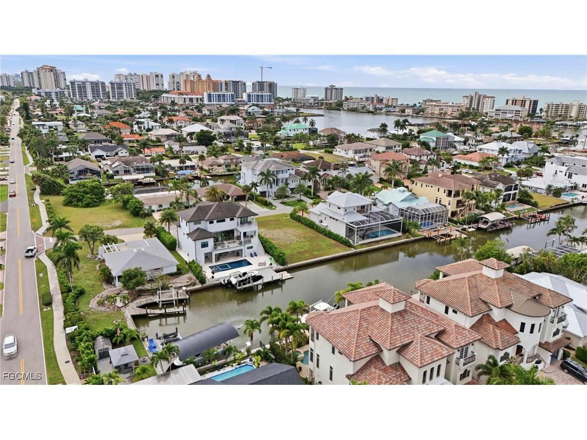 469 Trade Winds Avenue Naples FL 34108 2025017116 image21