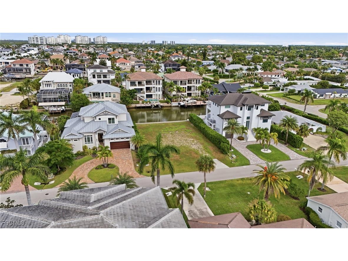 469 Trade Winds Avenue Naples FL 34108 2025017116 image7