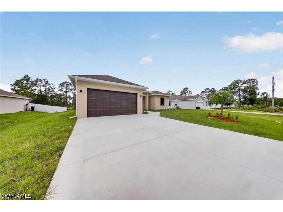 469 Woodman Dr Lehigh Acres FL 33972 226009699 image2