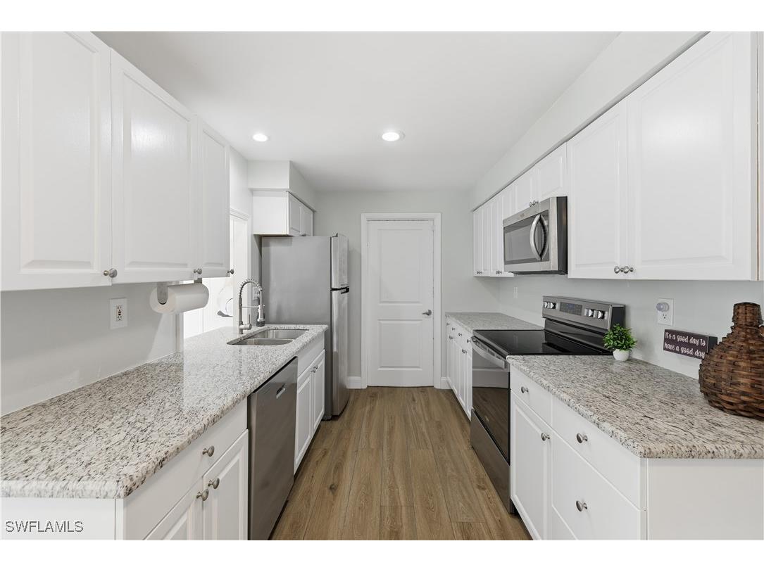 4690 Parrot Avenue Naples FL 34104 225084903 image8