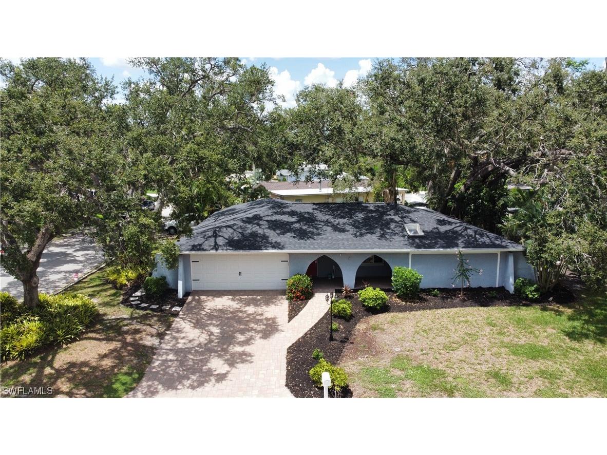 4691 Mi Casa Court Fort Myers FL 33901 223052783 image1