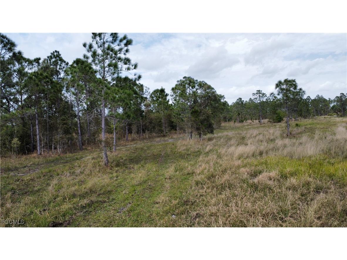 46930 Bermont Road Punta Gorda FL 33982 2025020958 image10