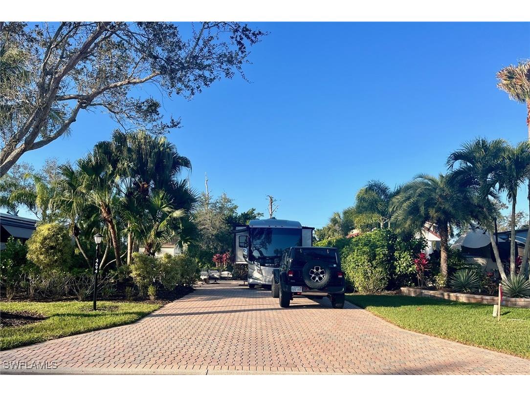 4694 Southern Breeze Drive Naples FL 34114 225075309 image1