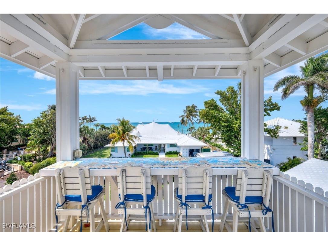 47 8th Avenue S Naples FL 34102 225082838 image1