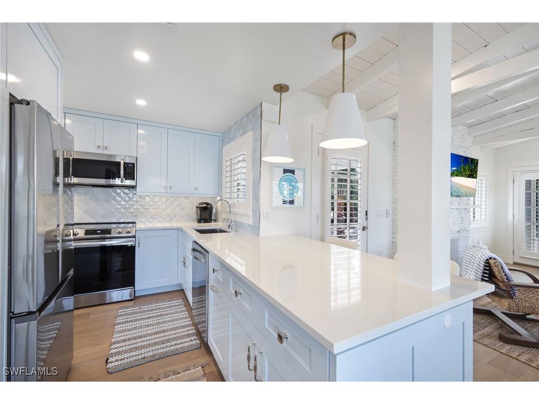 47 8th Avenue S Naples FL 34102 225082838 image9