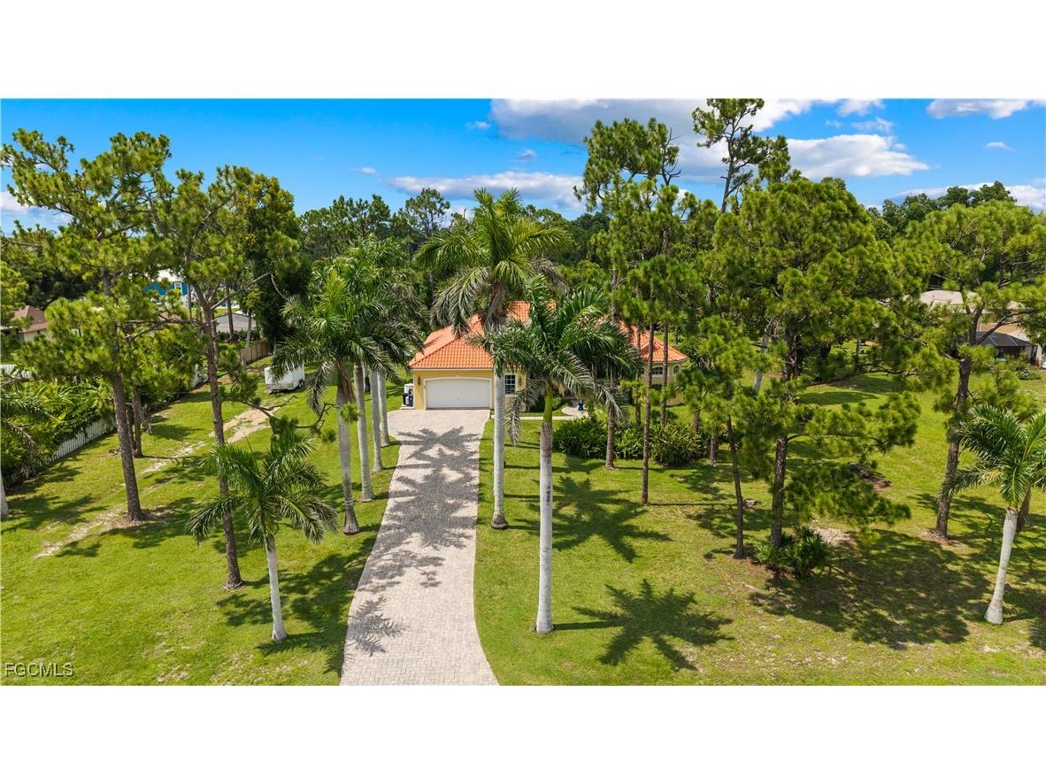 47 Jacaranda Parkway E Cape Coral FL 33909 2025002943 image1