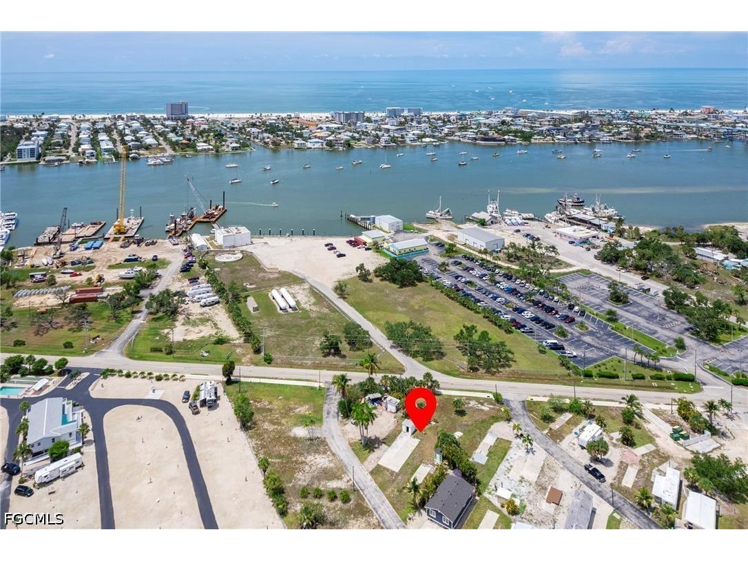 47 Oyster Bay Lane Fort Myers Beach FL 33931 2026028402 image1