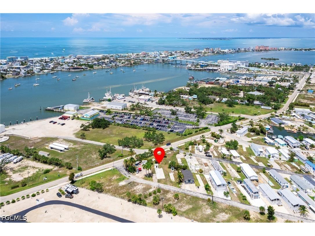 47 Oyster Bay Lane Fort Myers Beach FL 33931 2026028402 image2