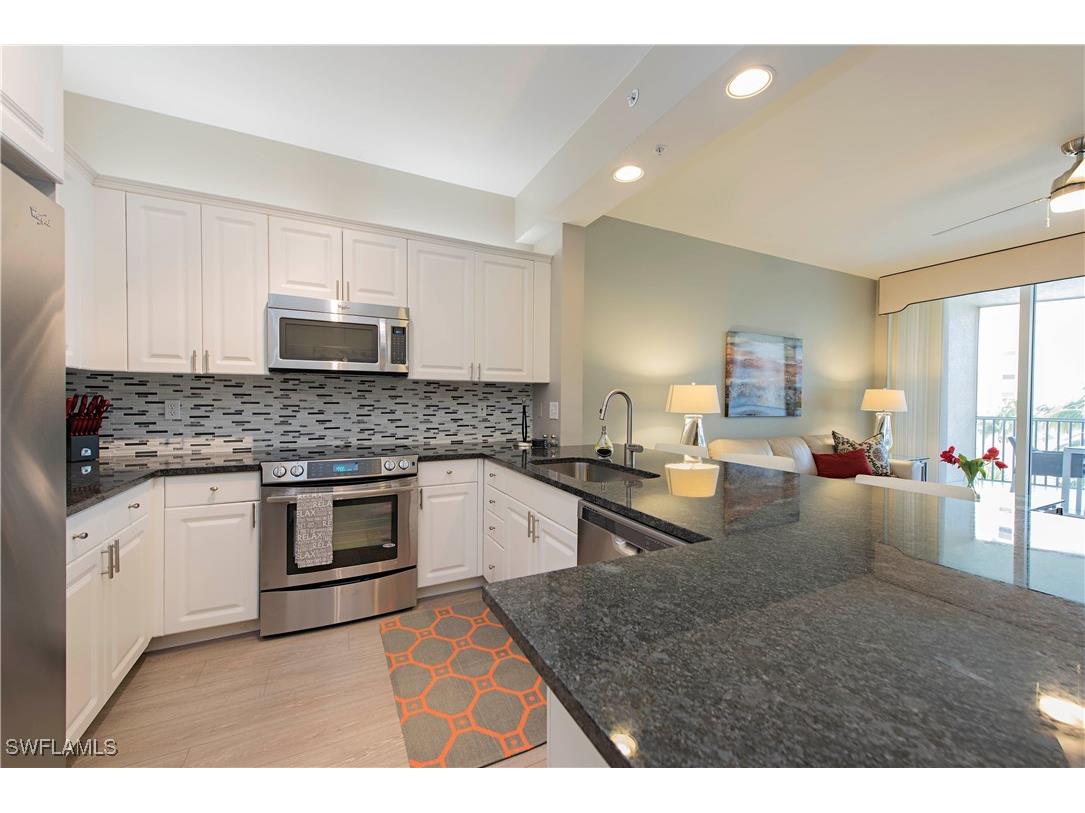 470 Launch Circle #403 Naples FL 34108 225044815 image3