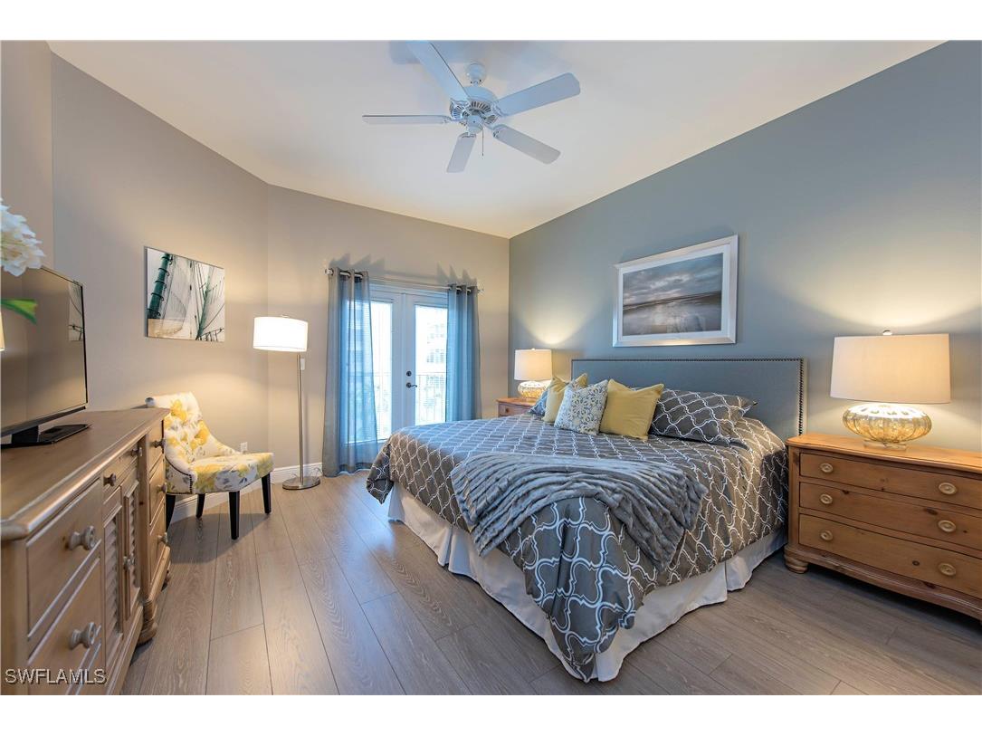 470 Launch Circle #403 Naples FL 34108 225044815 image5