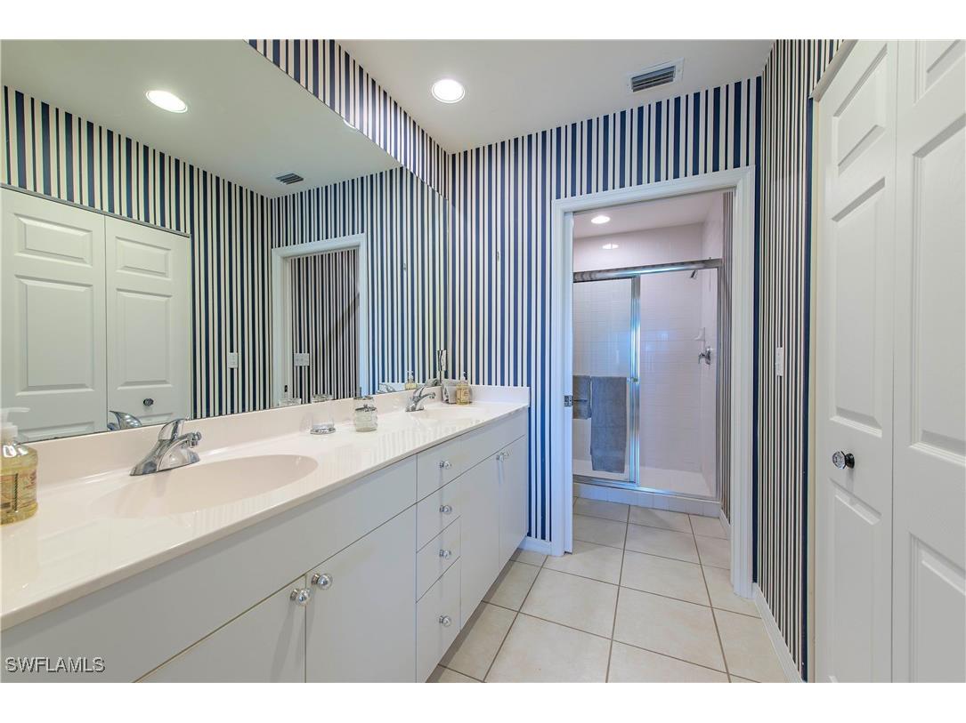 470 Launch Circle #403 Naples FL 34108 225044815 image6