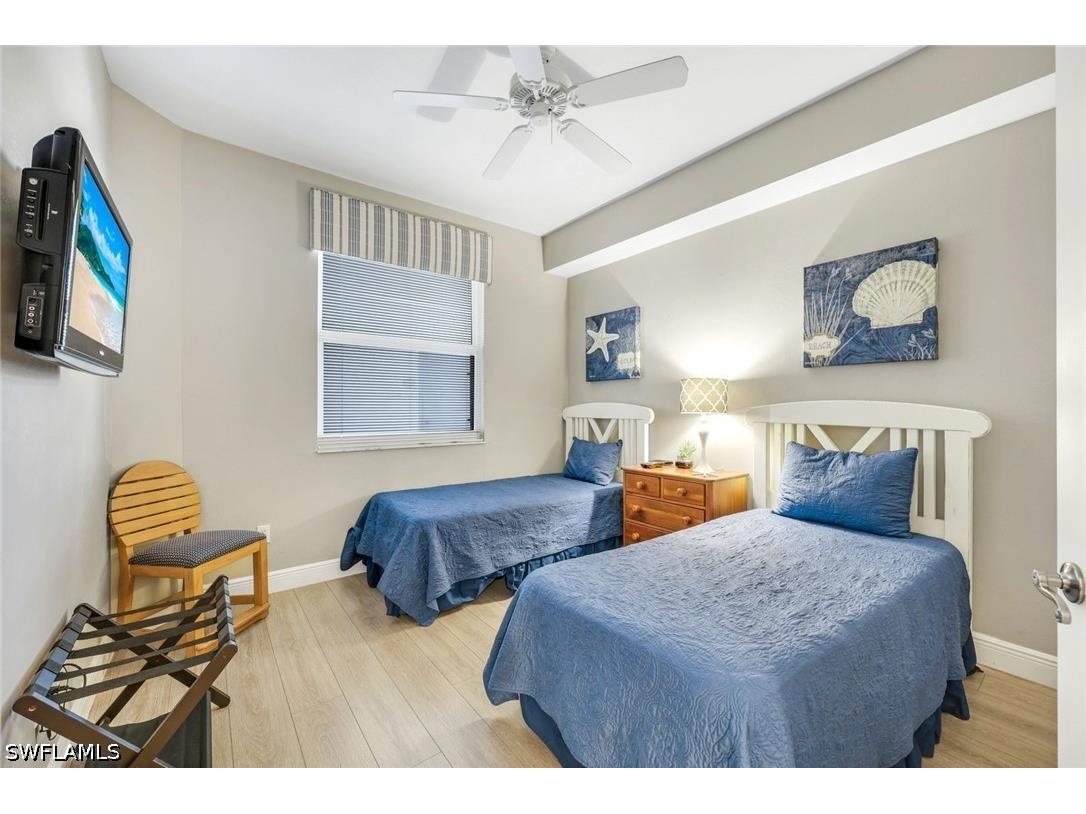 470 Launch Circle #403 Naples FL 34108 226018423 image17