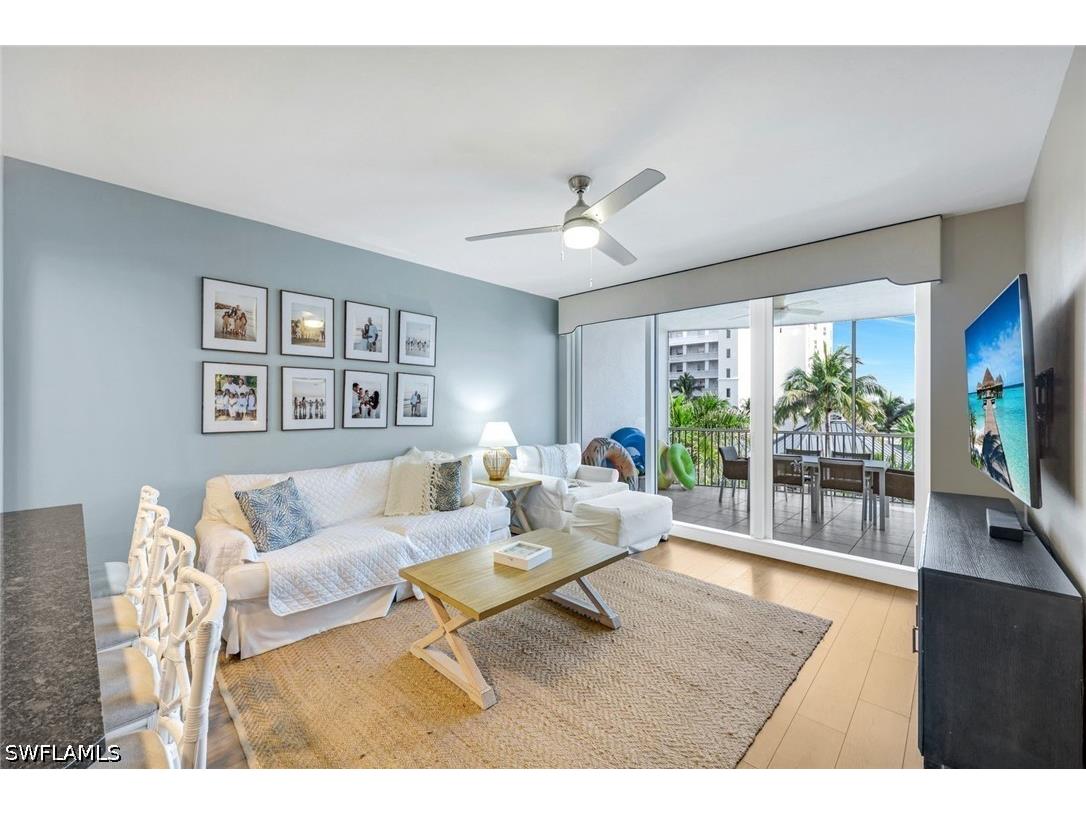 470 Launch Circle #403 Naples FL 34108 226018423 image4