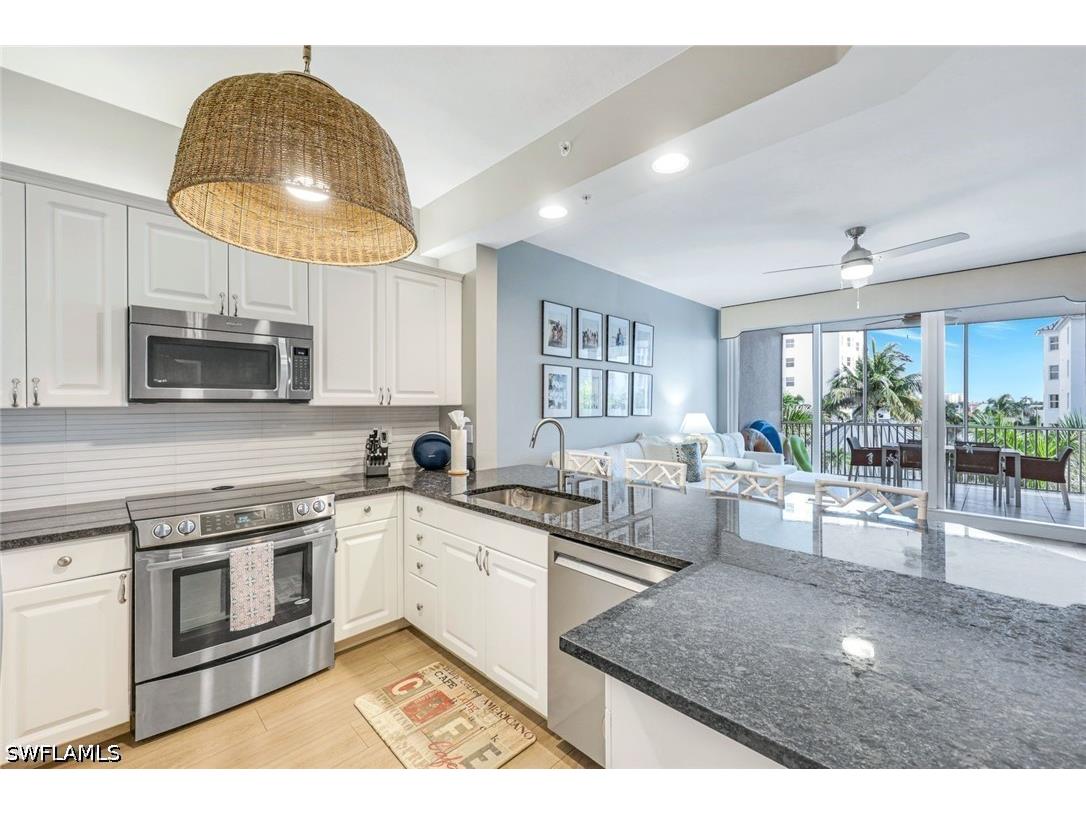 470 Launch Circle #403 Naples FL 34108 226018423 image7