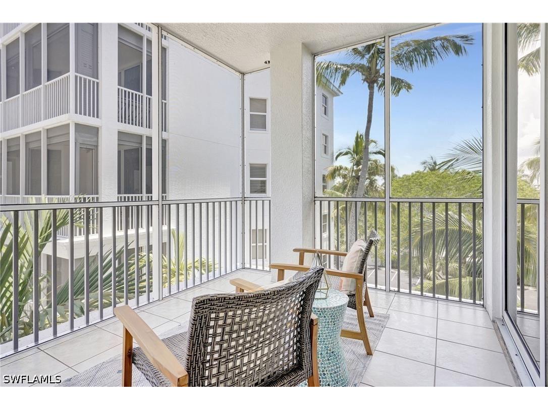 470 Launch Circle #V-405 Naples FL 34108 226018322 image29