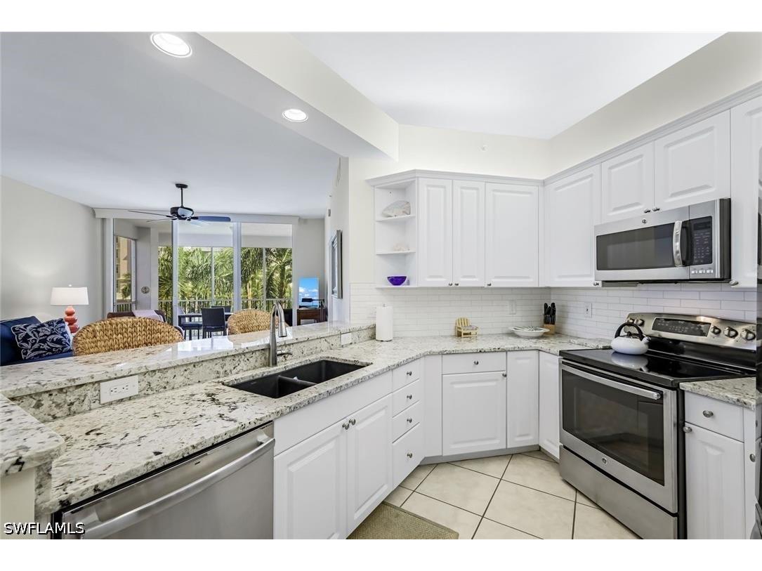 470 Launch Circle #V301 Naples FL 34108 226018437 image11