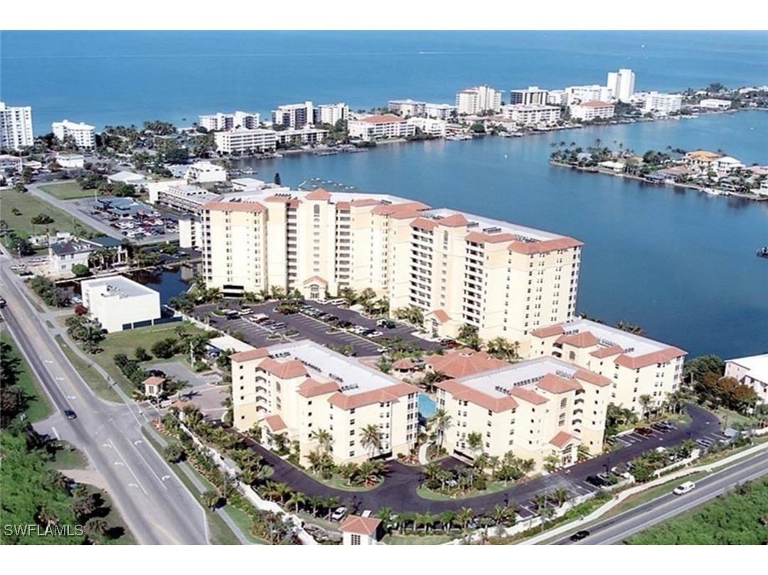 470 Launch Circle #V303 Naples FL 34108 225067269 image1