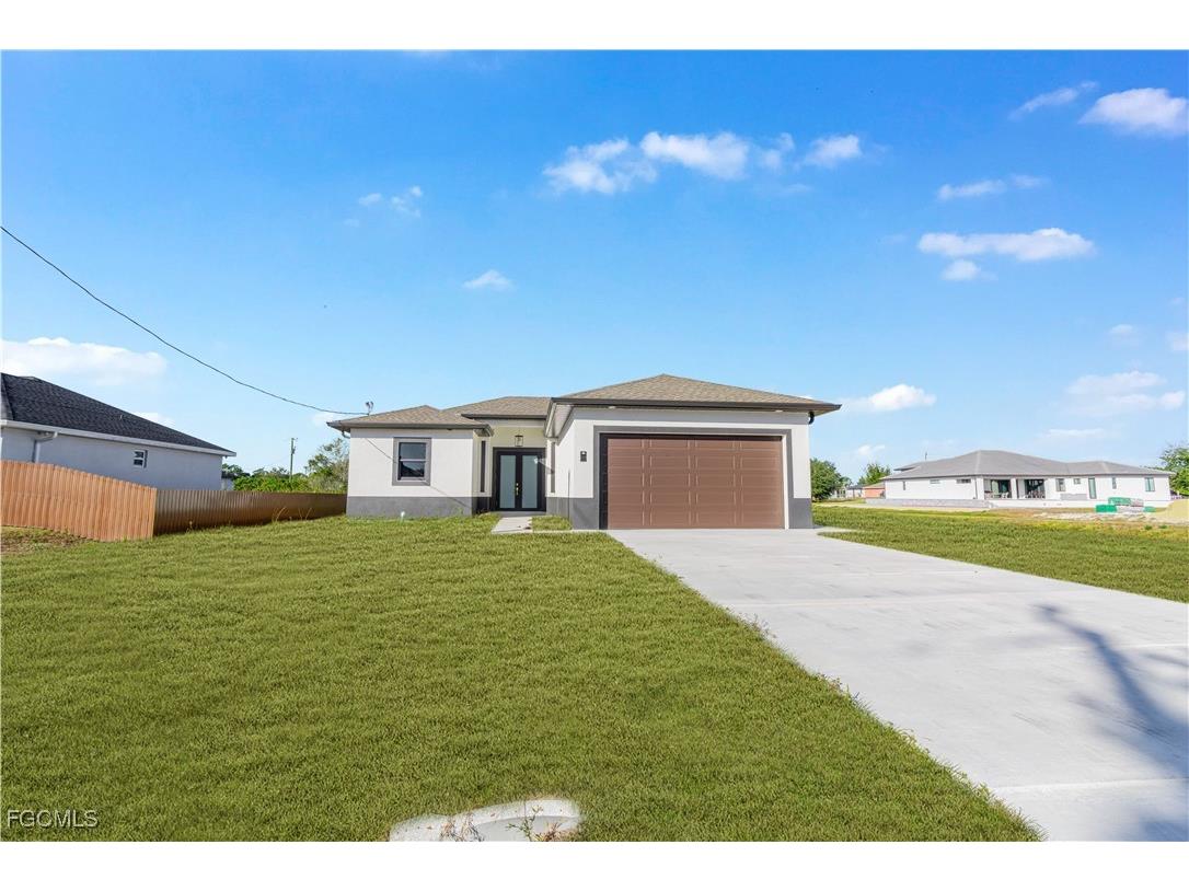 4700 Dora Avenue S Lehigh Acres FL 33974 2026001429 image2