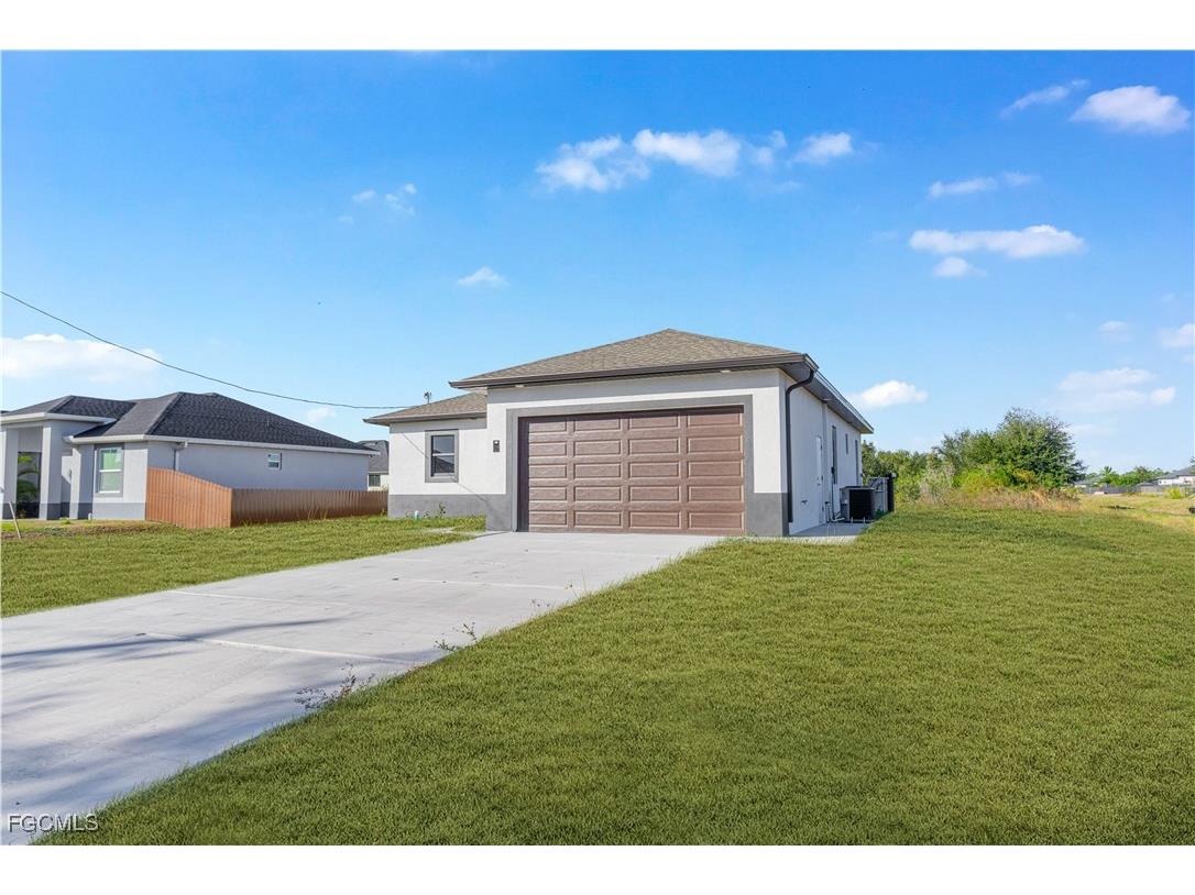 4700 Dora Avenue S Lehigh Acres FL 33974 2026001429 image7