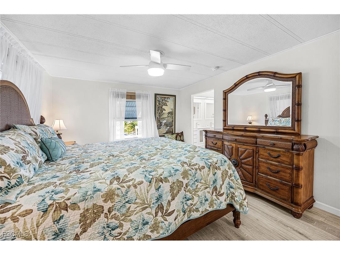 4700 Gulfgate Lane S Saint James City FL 33956 2025020934 image19