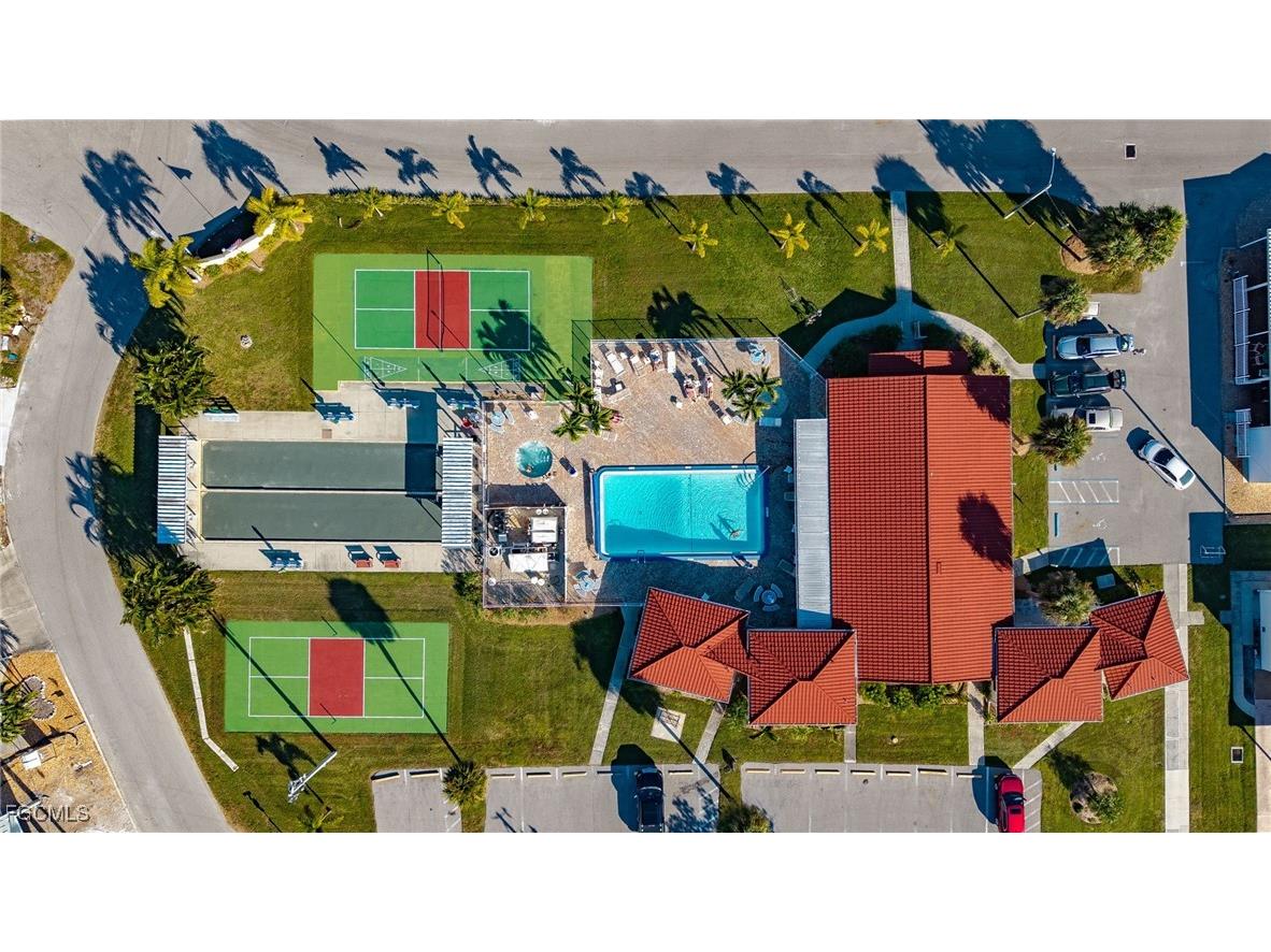 4700 Gulfgate Lane S Saint James City FL 33956 2025020934 image4