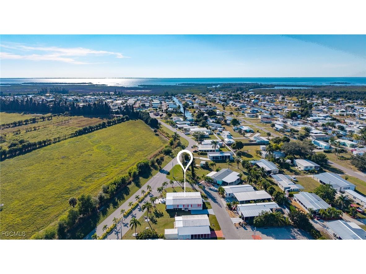 4700 Gulfgate Lane S Saint James City FL 33956 2025020934 image5