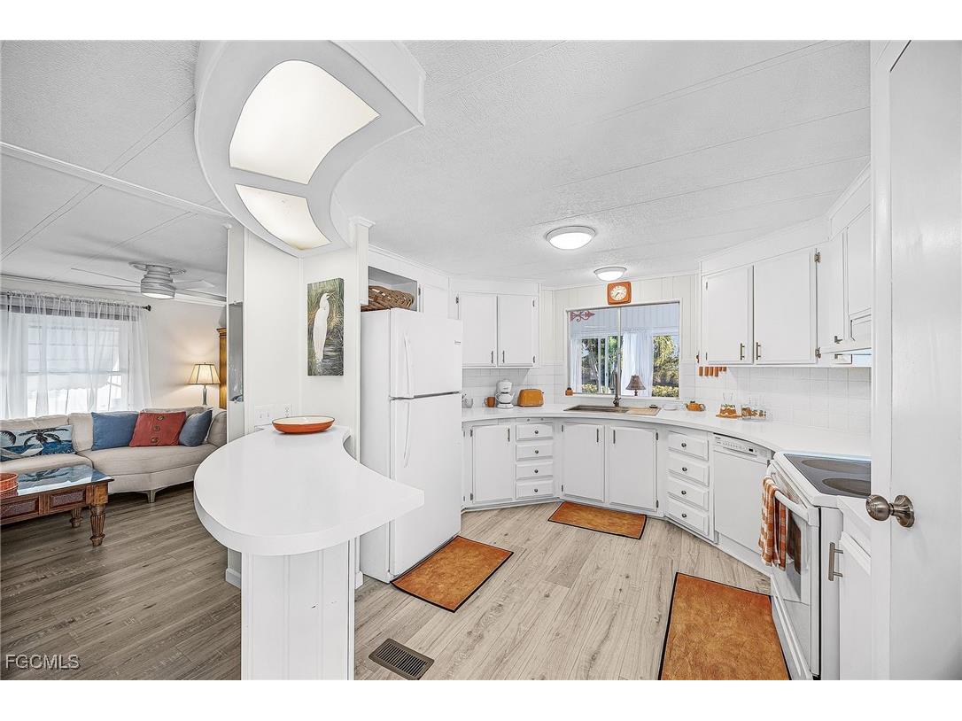 4700 Gulfgate Lane S Saint James City FL 33956 2025020934 image6