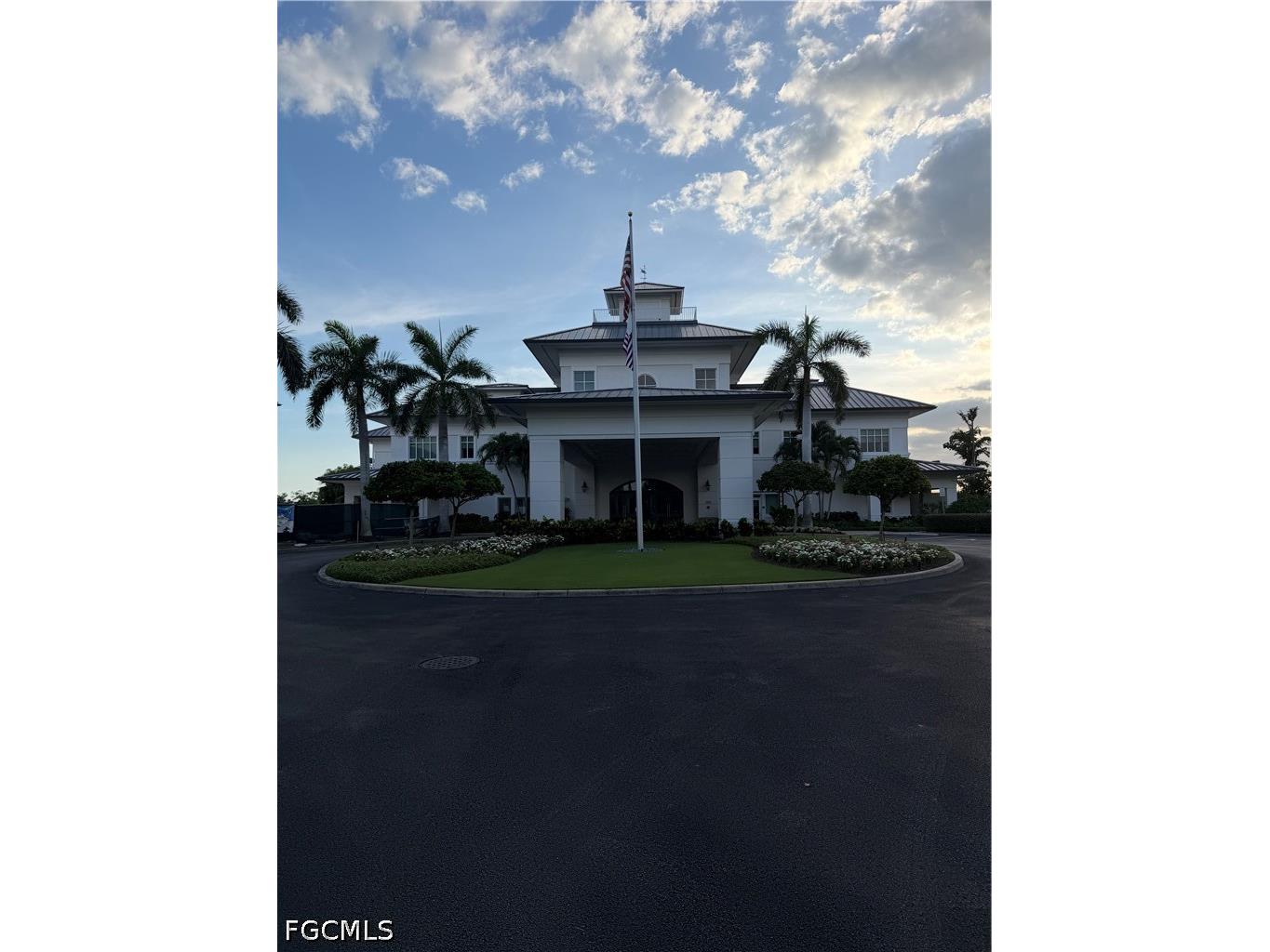 4700 Yacht Harbor Drive #622 Naples FL 34112 2026023271 image1