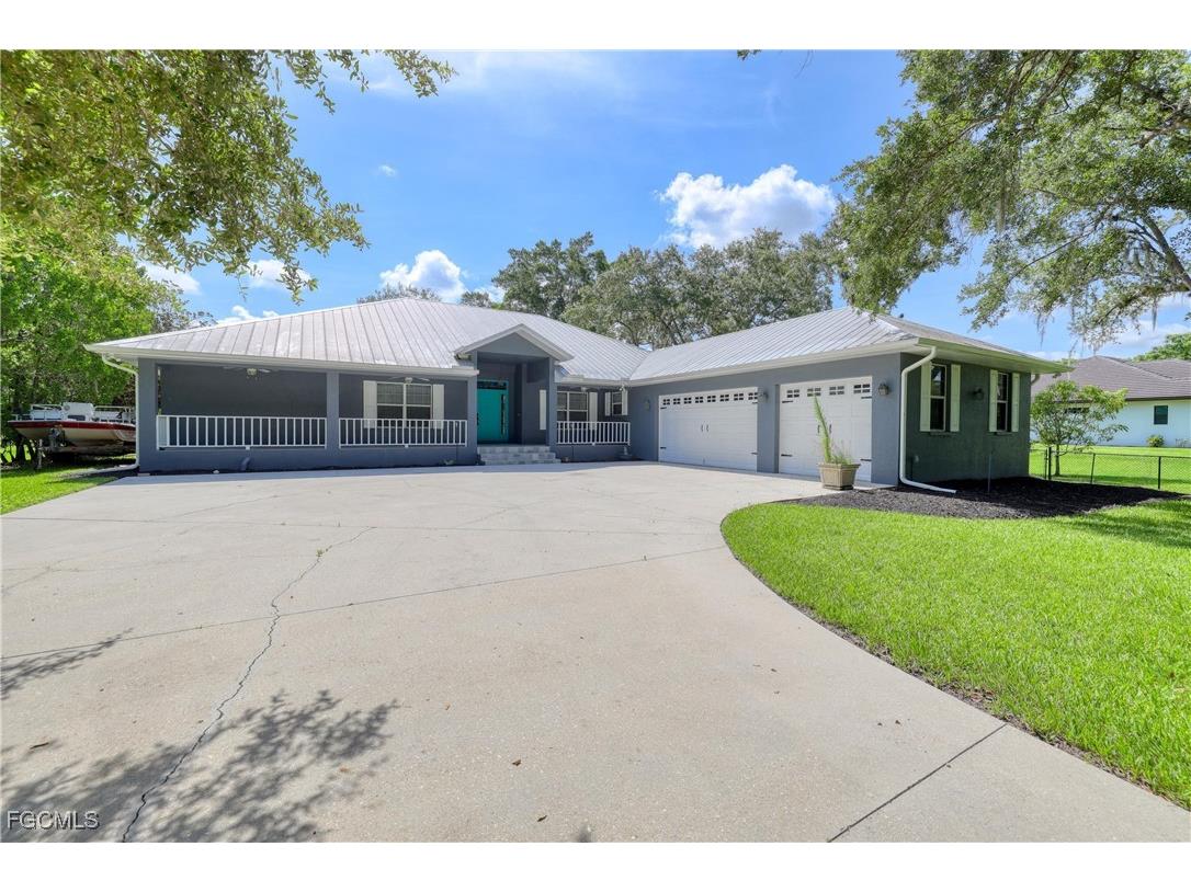 4701 Lone Pine Court Fort Myers FL 33905 2026006406 image1