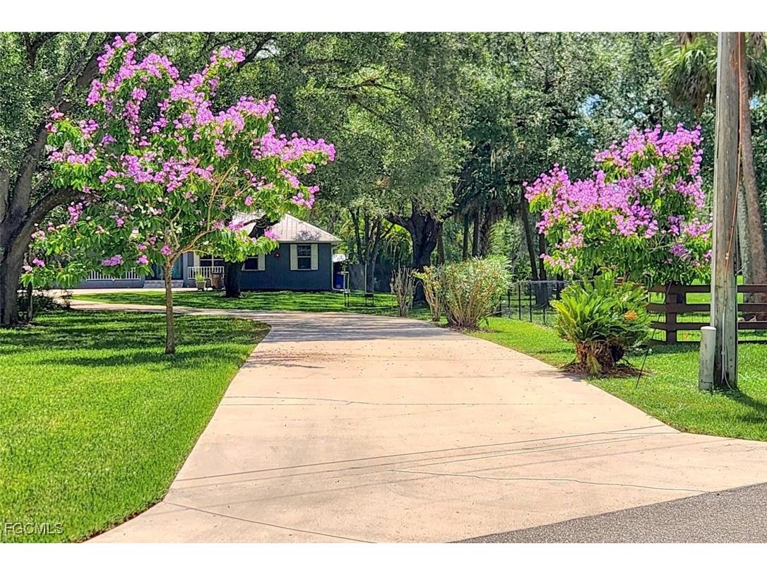 4701 Lone Pine Court Fort Myers FL 33905 2026006406 image2