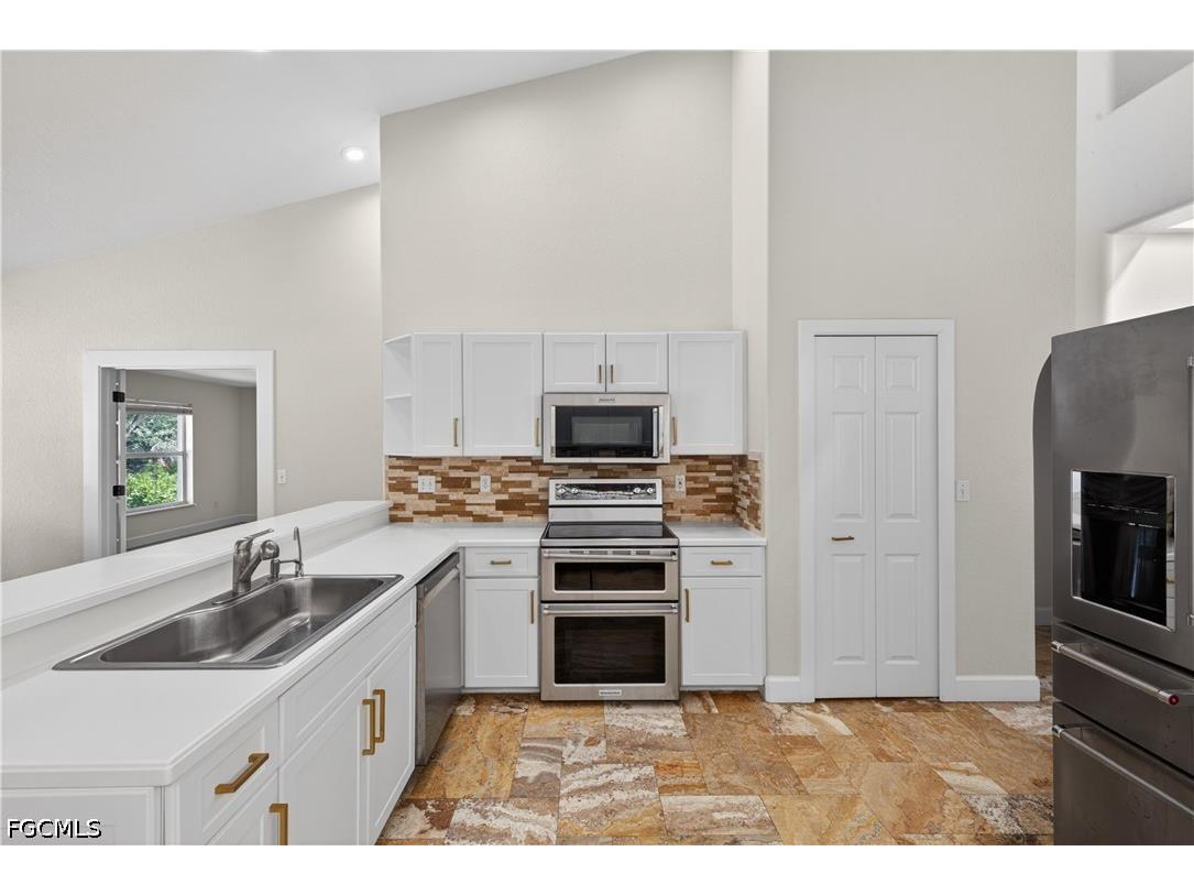 4701 Lone Pine Court Fort Myers FL 33905 2026023785 image8