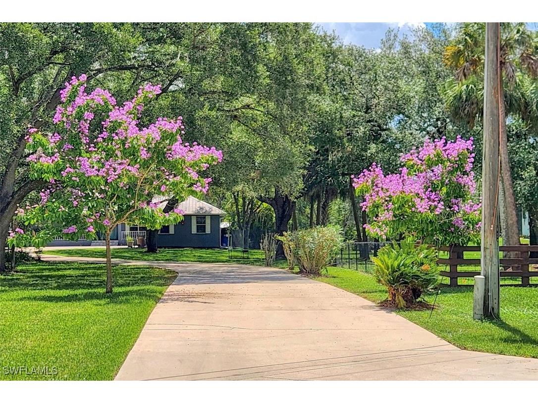 4701 Lone Pine Court Fort Myers FL 33905 225060830 image2