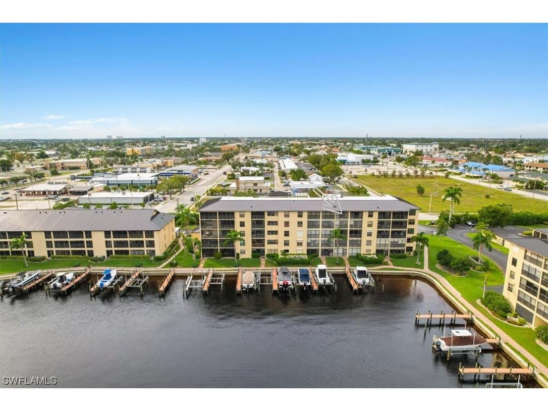 4703 SE 17th Place #401 Cape Coral FL 33904 223057459 image1