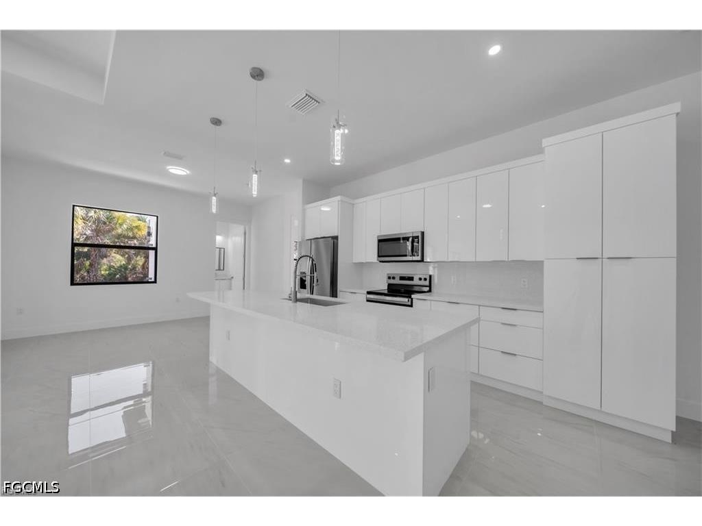 4703 Sara Avenue N Lehigh Acres FL 33971 2026026796 image4