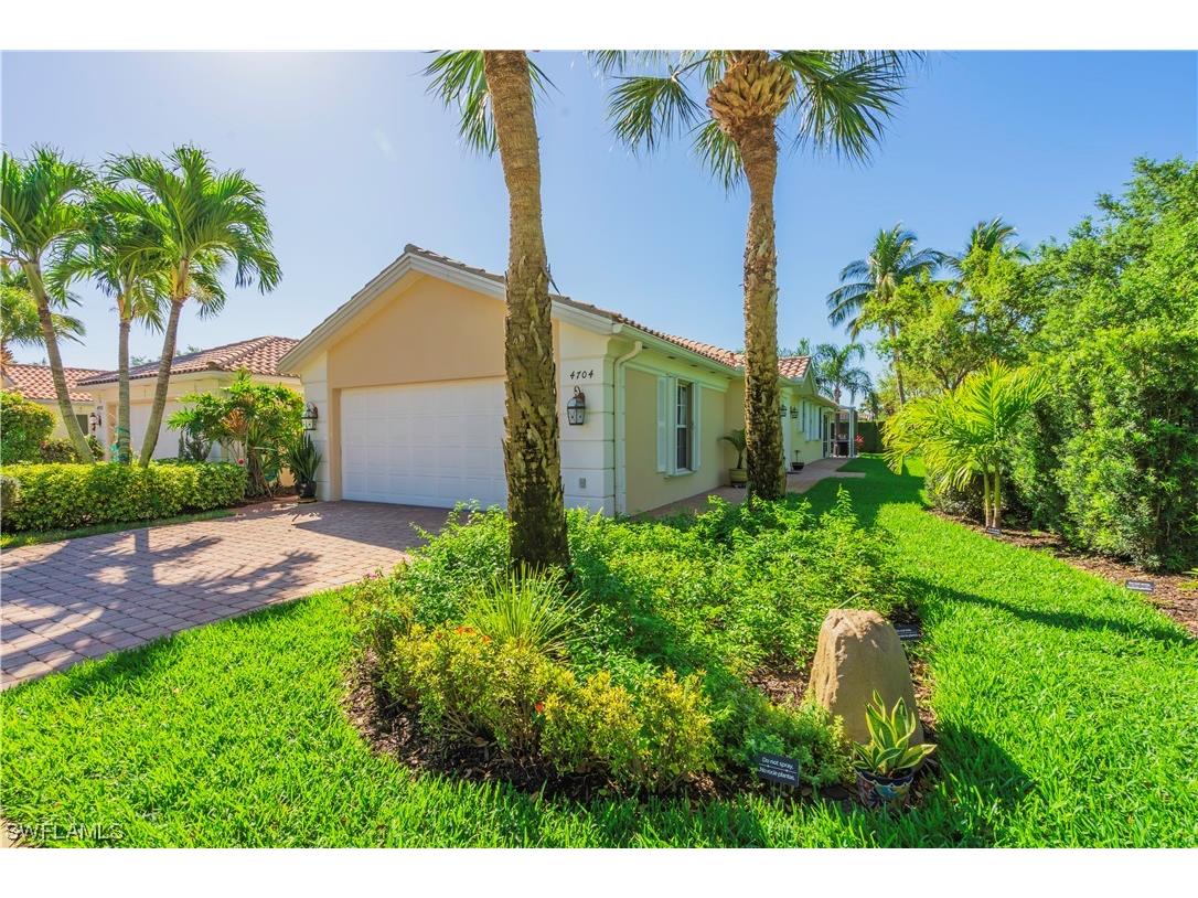 4704 Maupiti Way Naples FL 34119 223020704 image1