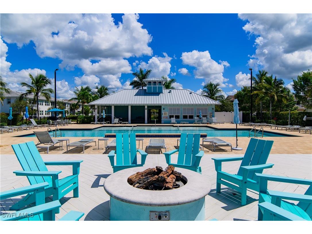 4705 Arboretum Circle #202 Naples FL 34112 225073031 image1