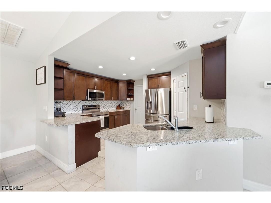 4705 Dora Avenue S Lehigh Acres FL 33976 2026022634 image7
