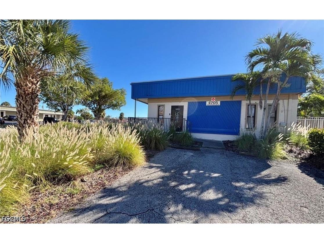 4705 Vincennes Boulevard #1 Cape Coral FL 33904 2026015217 image3