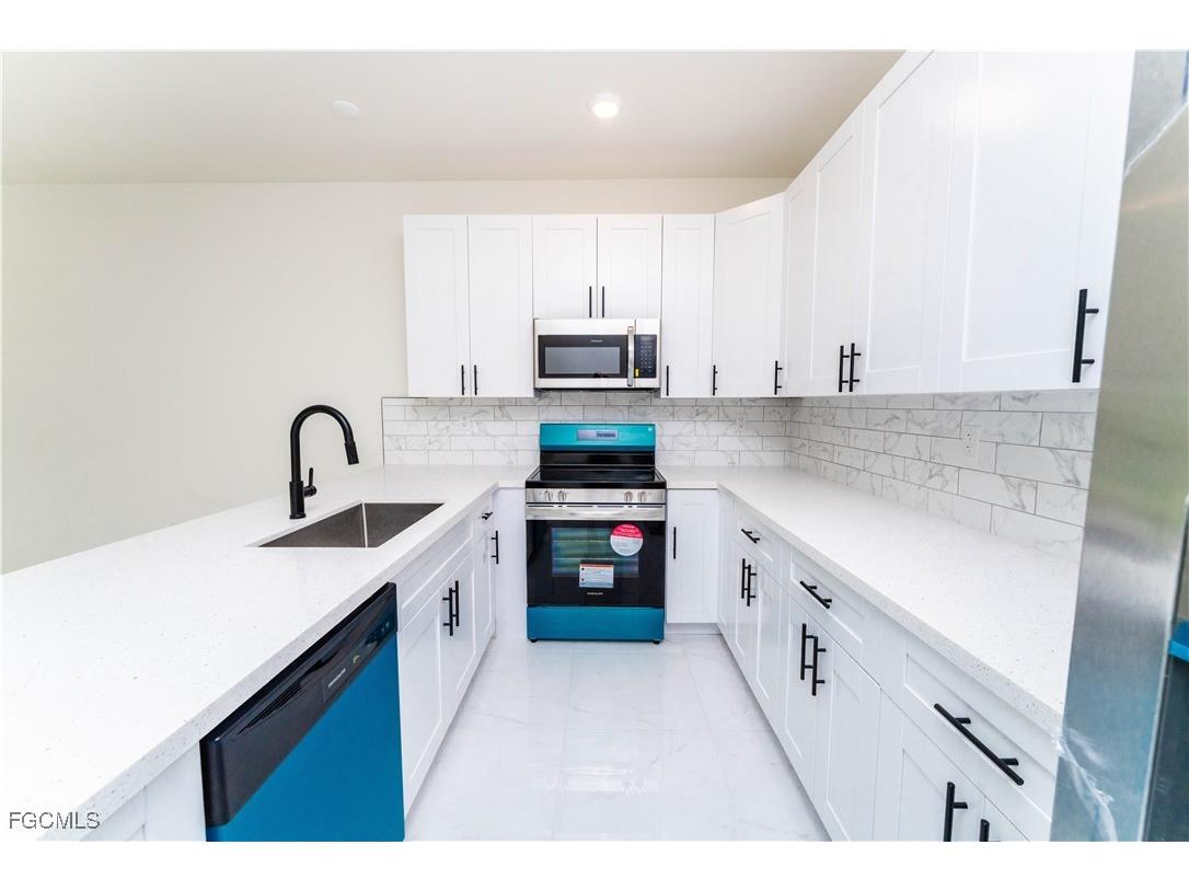 4706 27th Street SW Lehigh Acres FL 33973 2025004462 image7