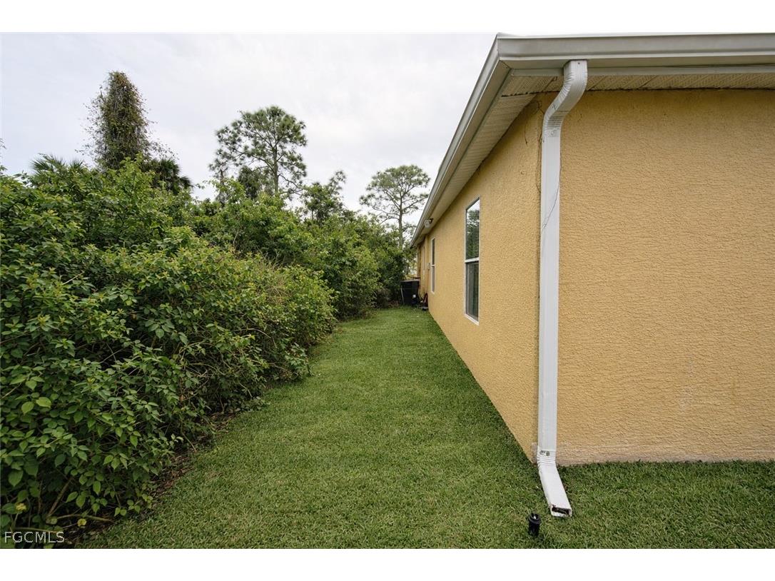 4708 Golfview Boulevard Lehigh Acres FL 33973 2026010645 image2