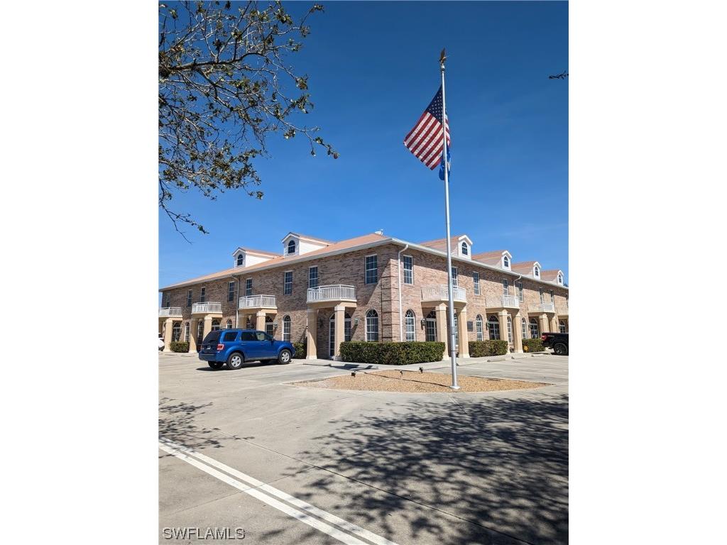 4707 Enterprise Avenue Naples FL 34104 223043899 image1