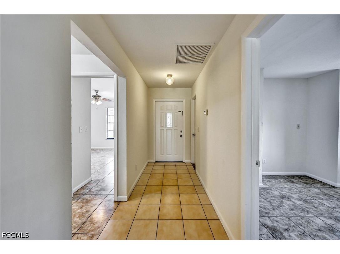 4707 SW 8th Place Cape Coral FL 33914 2025015827 image10