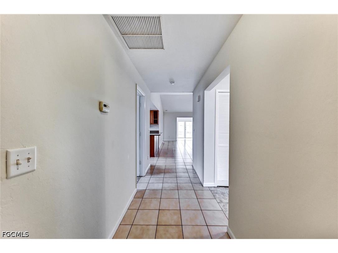 4707 SW 8th Place Cape Coral FL 33914 2025015827 image11